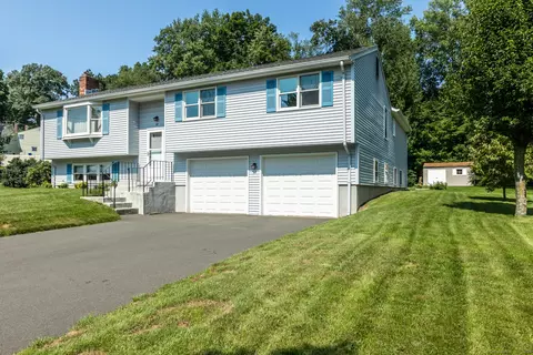 97 Overbrook Dr, Vernon, CT 06066
