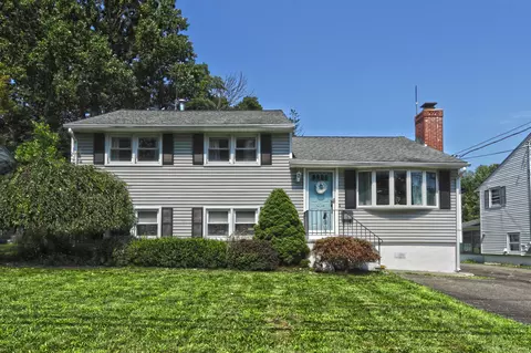 106 Aimes Dr, West Haven, CT 06516