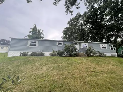 12 Sunshine Ter, North Grosvenor Dale, CT 06255