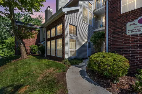 173 Carriage Crossing Ln #173, Middletown, CT 06457