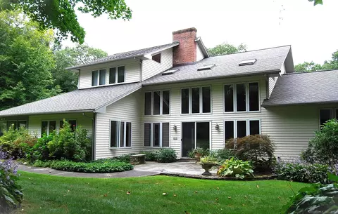 81 Deerwood Dr, Bethlehem, CT 06751