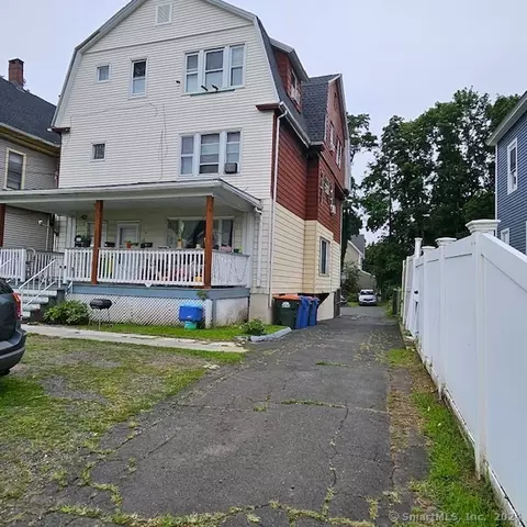 136 Britannia St, Meriden, CT 06450