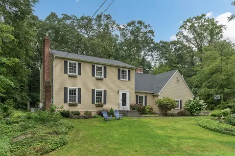 155 Talcott Rd, Guilford, CT 06437