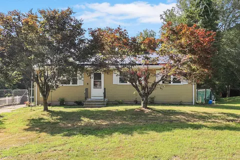 2 Plainview Dr, Plainfield, CT 06239