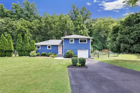 38 Winding Ln, Norwalk, CT 06851