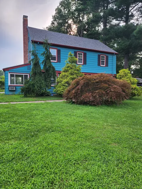 571 Bloomfield Ave, Bloomfield, CT 06002