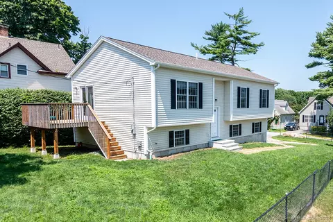 32 Park Ave, Groton, CT 06340
