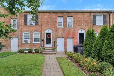 60 Longview Ave, Fairfield, CT 06824