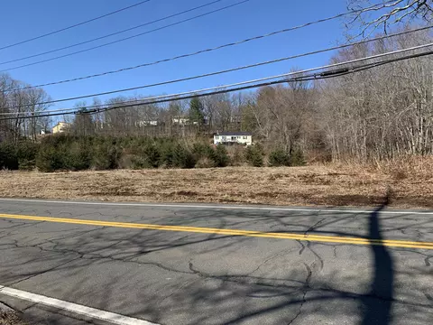 672 Vernon St, Manchester, CT 06042