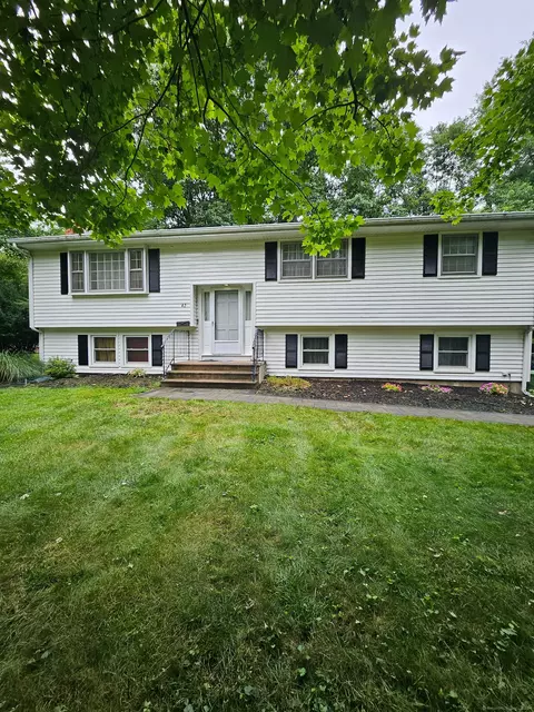 42 Colonial Dr, Windsor, CT 06095