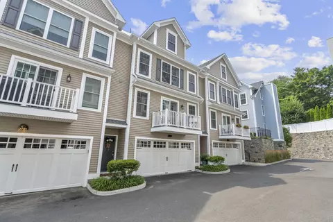 115 Colonial Rd #47, Stamford, CT 06906