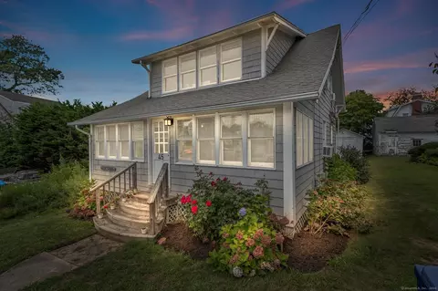 45 Ridgewood Rd, Old Lyme, CT 06371