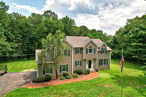 47 Greenbriar Rd, Oxford, CT 06478
