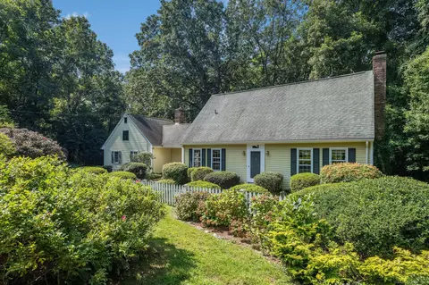 85 Dean Rd, East Lyme, CT 06333