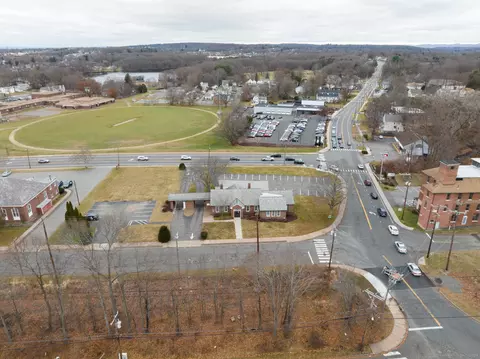 12 N Main St, Manchester, CT 06042