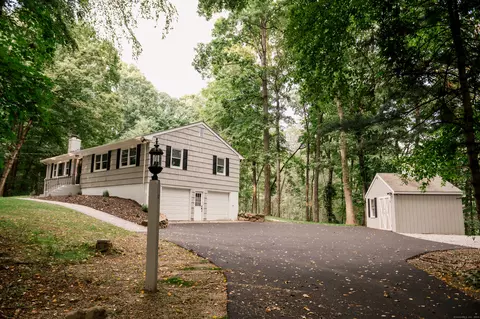60 Woodland Dr, Easton, CT 06612