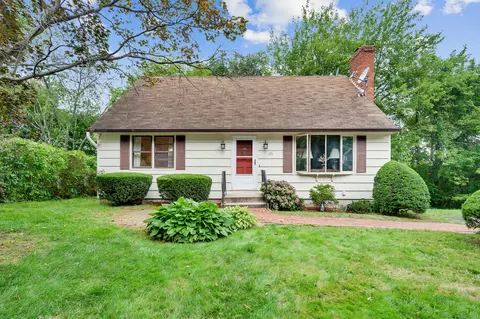 126 White Birch Dr, Waterbury, CT 06708