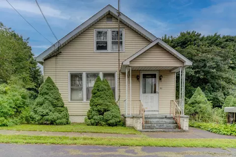61 Hobson Ave, Hamden, CT 06514