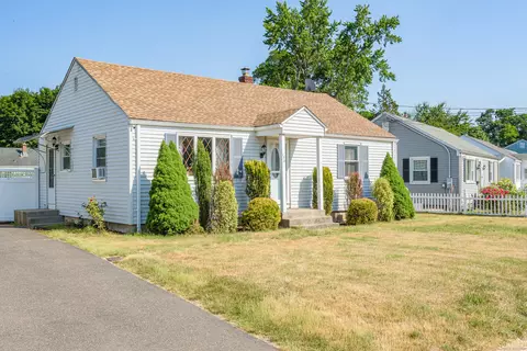 153 Shadycrest Dr, East Hartford, CT 06118