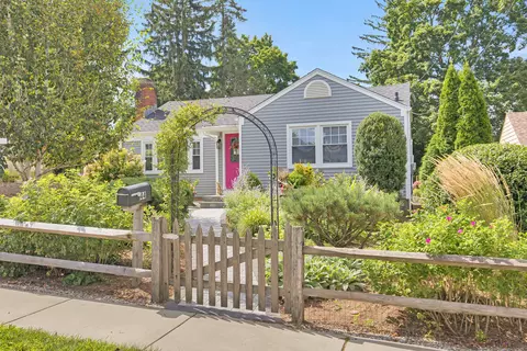 44 Scarborough Rd, Manchester, CT 06040
