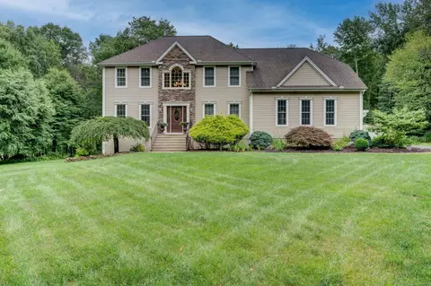 34 Rudnansky Ln, Tolland, CT 06084