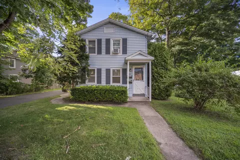 29 Mansfield St, Bethel, CT 06801