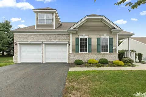 524 Traditions Ct N #524, Oxford, CT 06478