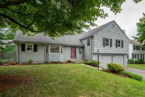 38 Pheasant Hill Dr, West Hartford, CT 06107