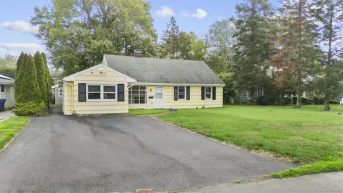 39 Assisi Way, Norwalk, CT 06851