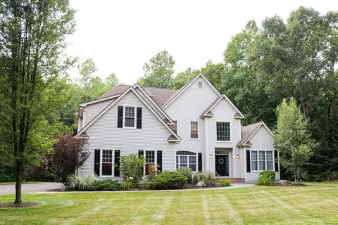 5 Bishop Rd, Oxford, CT 06478