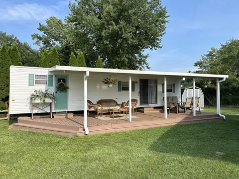 262 Shetucket Tpke #1B, Griswold, CT 06351