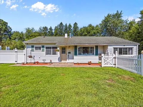 224 E Side Dr, Wallingford, CT 06492