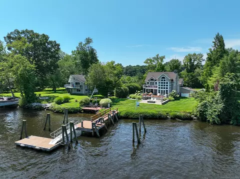 35-16 Castle View Dr, Chester, CT 06412