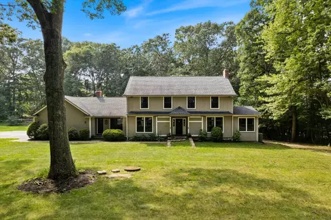 15 Crest Rd, Old Saybrook, CT 06475