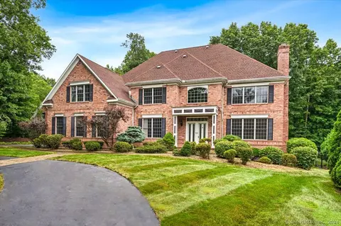 8 Jordan Ln, Unionville, CT 06085