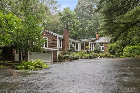 60 Pheasant Ln, Stamford, CT 06903