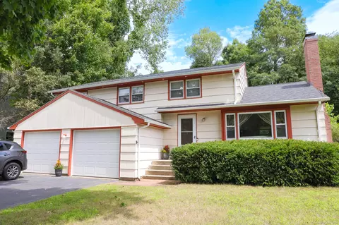 8 Still Ln, West Hartford, CT 06117