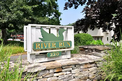 220 Main St #6B, New Hartford, CT 06057
