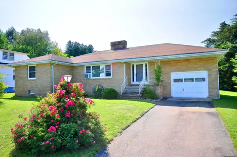 50 Fairmount St, New Britain, CT 06053