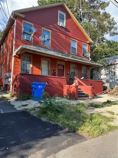 123 Cherry Ann St, Hamden, CT 06514