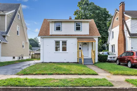 34 Chew St, West Haven, CT 06516