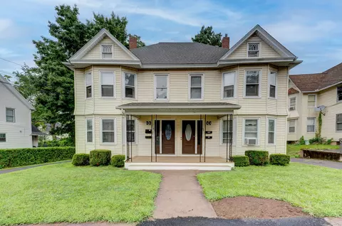 39 Chestnut St, Manchester, CT 06040