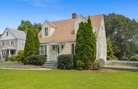 1863 Jennings Rd, Fairfield, CT 06824