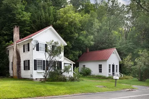 366-368 Lime Rock Rd, Salisbury, CT 06039