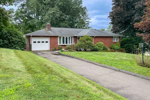 55 Country Club Dr, Meriden, CT 06450