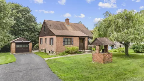 4 Milan St, Ansonia, CT 06401