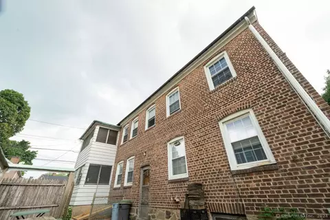30-32 Hadley St, Bridgeport, CT 06610