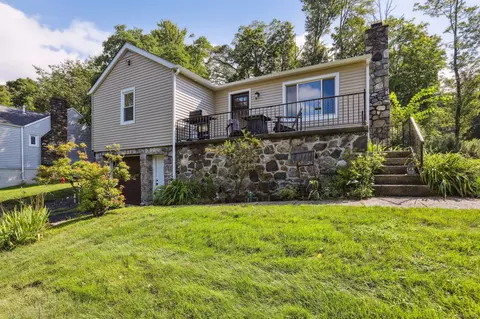 4 Fulton Dr, New Fairfield, CT 06812