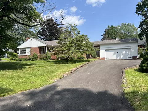 45 West St, Windsor Locks, CT 06096