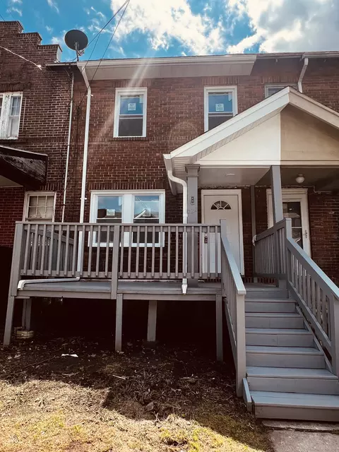 222 Wood St, Waterbury, CT 06704